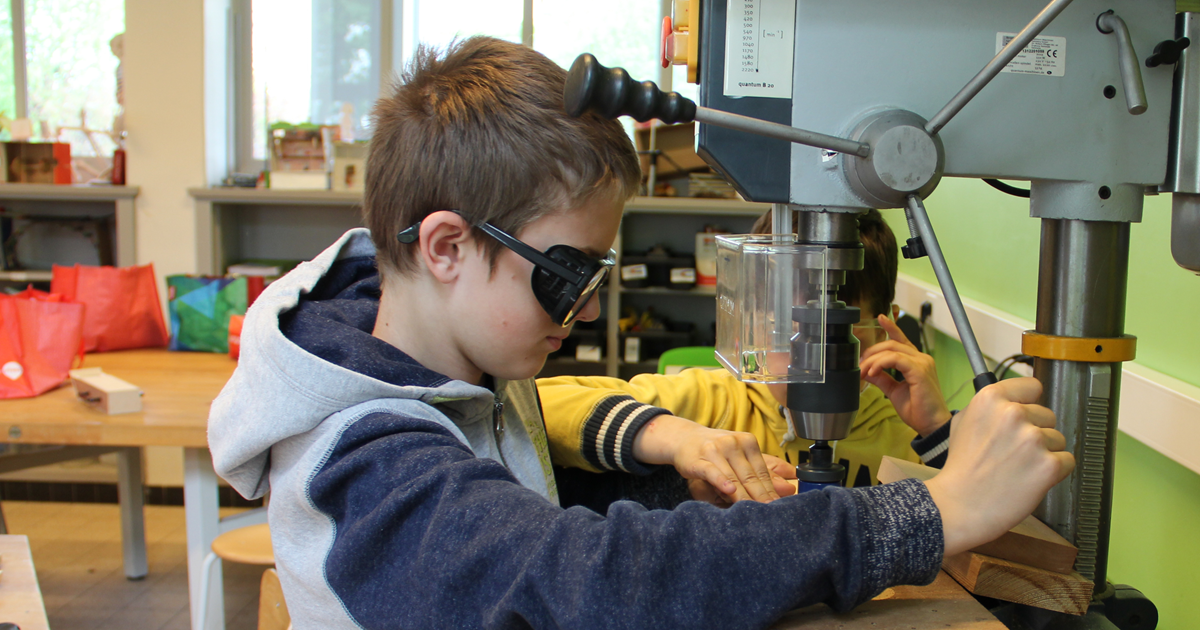 Unilin laat kinderen en jongeren een duik nemen in de wereld van technologie en techniek.